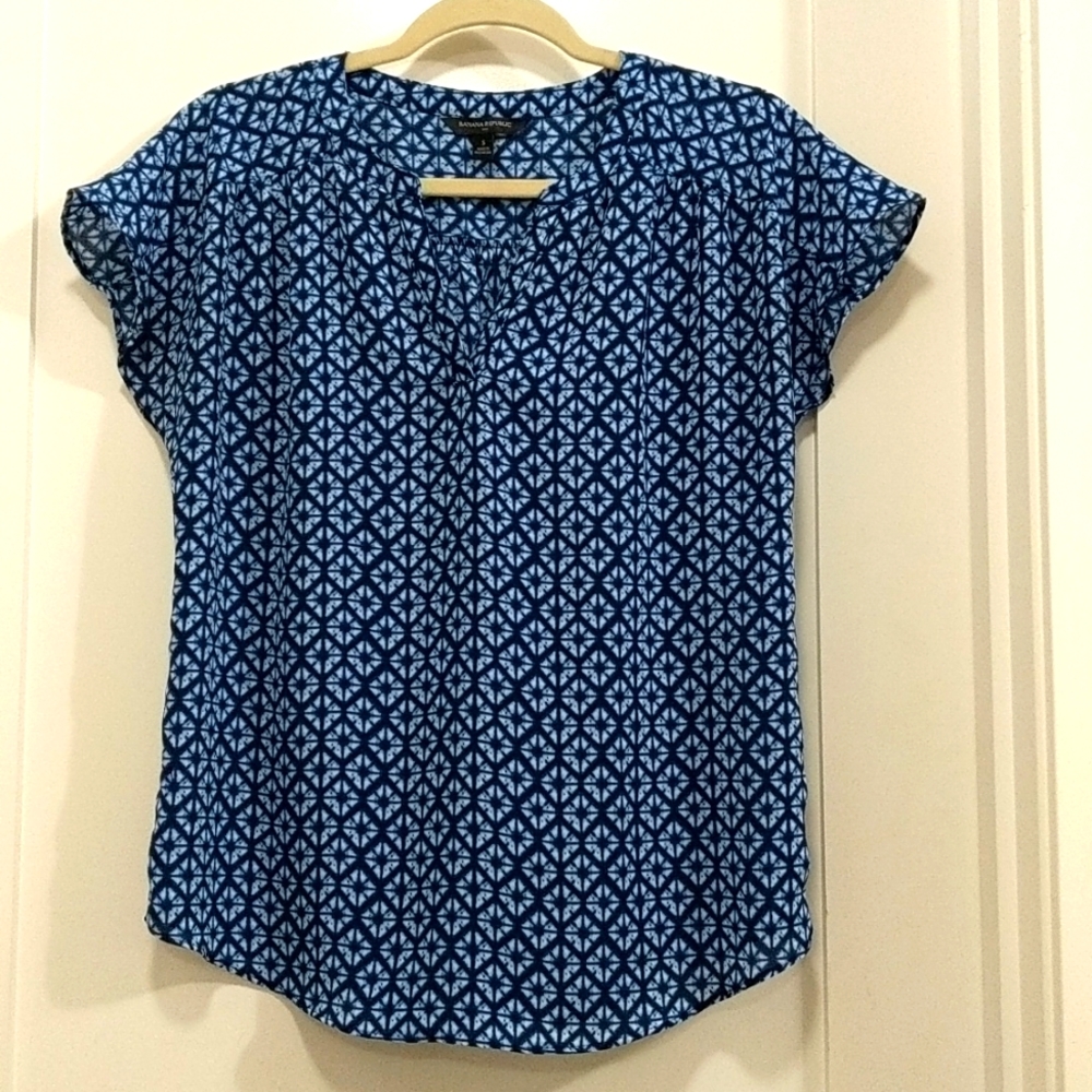 Banana Republic Short Sleeve Pattern Top- Small